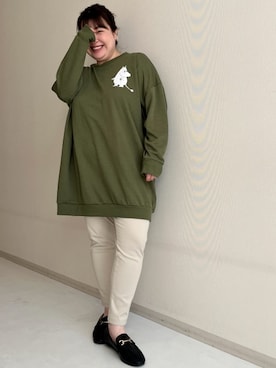 「アイテム（スウェット、ゴールド系）」を使った、nissen Smile Modelsさん（レディース・158cm）の秋コーディネート