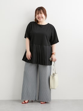 「nissen（ニッセン）の＜大きいサイズ＞カットソーレースストレートパンツ（ゆったりヒップ）（パンツ、ブラウン系）」を使った、nissen Smile Modelsさん（レディース・158cm）の春コーディネート