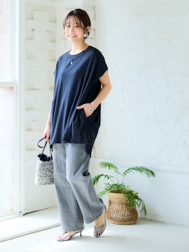 「nissen（ニッセン）のモックネックゆったり後タックトップス（UVカット）【私の味方服】＜大きいサイズ有＞（T Shirts、ブラック系）」を使った、nissen Smile Modelsさん（レディース・160cm）の夏コーディネート