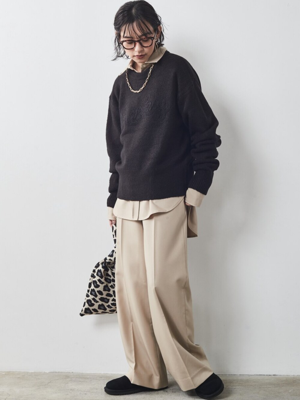 「大きいサイズレディースファッション、モデル、レギュラー、CHIC STYLE」｜「CHIC STYLEの大きいサイズ T/Rシャツチュニック シックスタイル（シャツ/ブラウス、ベージュ系）」を使った、nissen Smile Modelsさん（レディース・163cm）の秋コーディネートの1枚目の写真