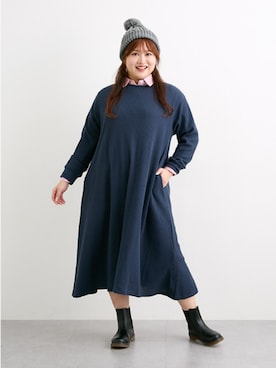 「nissen（ニッセン）のワッフル素材ロング丈フレアワンピース（UVカット）＜大きいサイズ有＞（ワンピース、ブルー系）」を使った、nissen Smile Modelsさん（レディース・155cm）の秋コーディネート