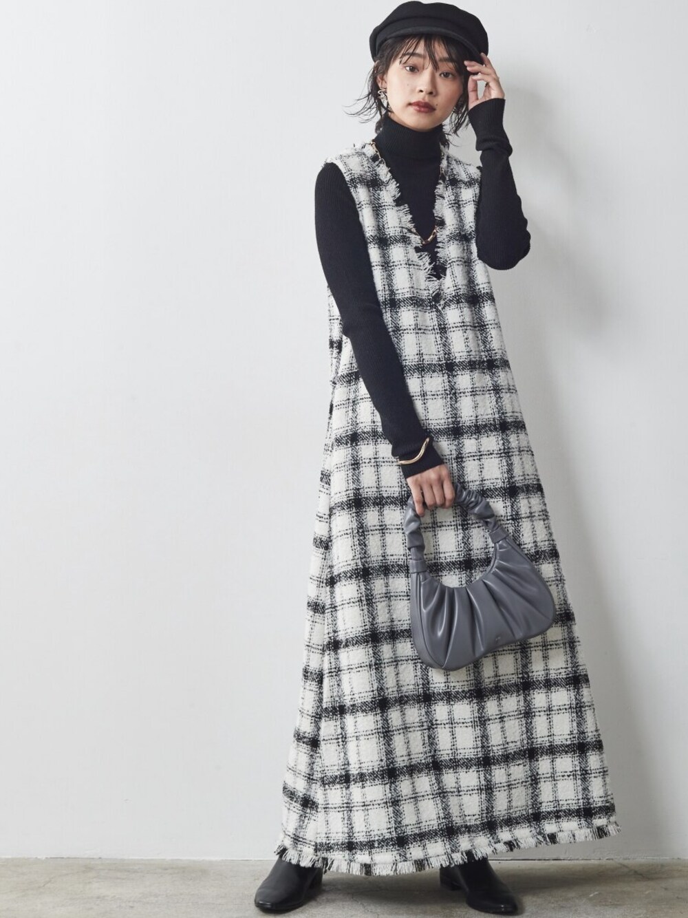 「大きいサイズレディースファッション、モデル、レギュラー、CHIC STYLE」｜「CHIC STYLEの大きいサイズロングスリーブタートルニットプルオーバーシックスタイル（ニット/セーター、ホワイト系）」を使った、nissen Smile Modelsさん（レディース・163cm）の秋コーディネートの1枚目の写真
