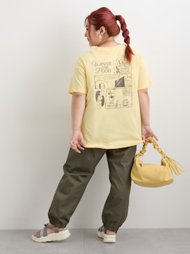 「nissen（ニッセン）の大きいサイズ デザインカーゴパンツ（ゆったりヒップ）（パンツ、グリーン系）」を使った、nissen Smile Modelsさん（レディース・158cm）の夏コーディネート