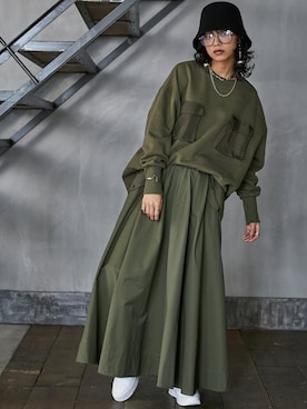 「GEVS.（ジェイヴィス）のアイテム（スウェット）」を使った、nissen Smile Modelsさん（レディース・163cm）の秋コーディネート