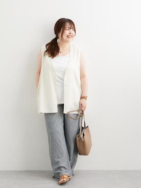 「nissen（ニッセン）の＜大きいサイズ＞カットソーレースストレートパンツ（ゆったりヒップ）（パンツ、ブラウン系）」を使った、nissen Smile Modelsさん（レディース・158cm）の春コーディネート