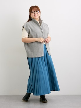 「nissen（ニッセン）のダブルジップニットベスト（タンブル乾燥OK・毛玉になりにくい）＜大きいサイズ有＞（ニット/セーター、グレー系）」を使った、nissen Smile Modelsさん（レディース・155cm）の秋コーディネート