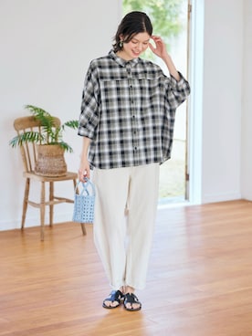 「nissen（ニッセン）の＜大きいサイズ＞綿１００％柔らか７分袖ドルマンゆるシャツチュニック（Tunic、ホワイト系）」を使った、nissen Smile Modelsさん（レディース・160cm）の夏コーディネート