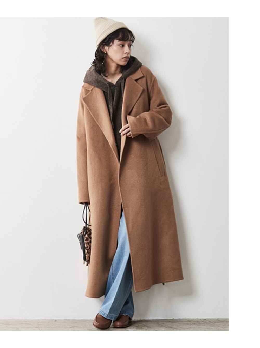 「大きいサイズレディースファッション、モデル、レギュラー、CHIC STYLE」｜「CHIC STYLEの大きいサイズニットパーカーシックスタイル（パーカー、ホワイト系）」を使った、nissen Smile Modelsさん（レディース・163cm）の秋コーディネートの1枚目の写真
