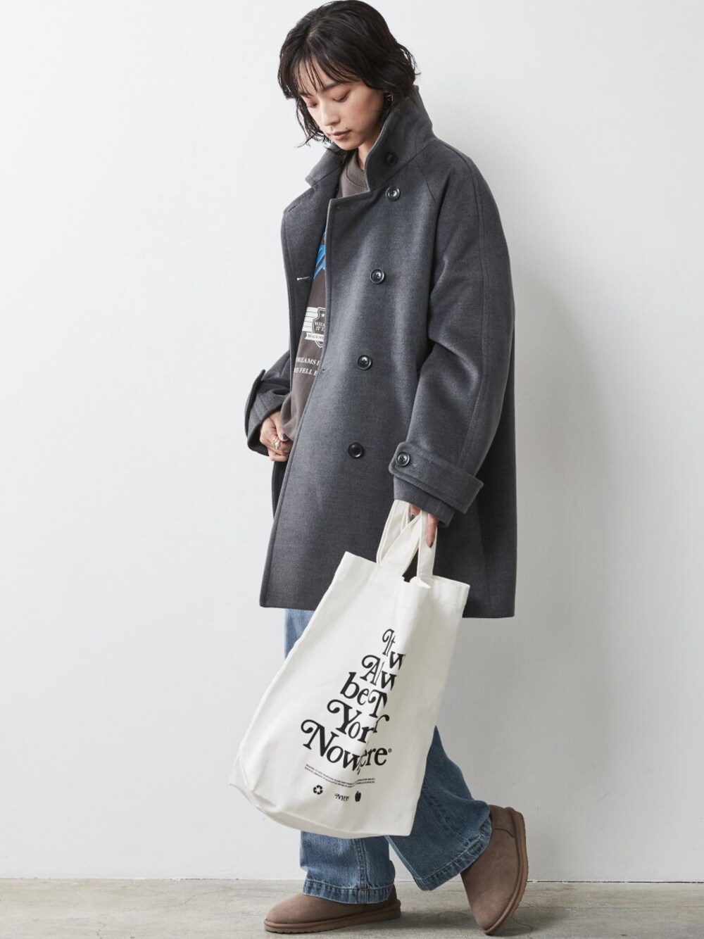 「大きいサイズレディースファッション、モデル、レギュラー、CHIC STYLE」｜「CHIC STYLEの大きいサイズミドル丈ピーコートシックスタイル（ピーコート、グレー系）」を使った、nissen Smile Modelsさん（レディース・163cm）の秋コーディネートの1枚目の写真