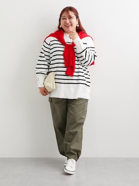 「nissen（ニッセン）の大きいサイズ デザインカーゴパンツ（ゆったりヒップ）（パンツ、グリーン系）」を使った、nissen Smile Modelsさん（レディース・158cm）の春コーディネート