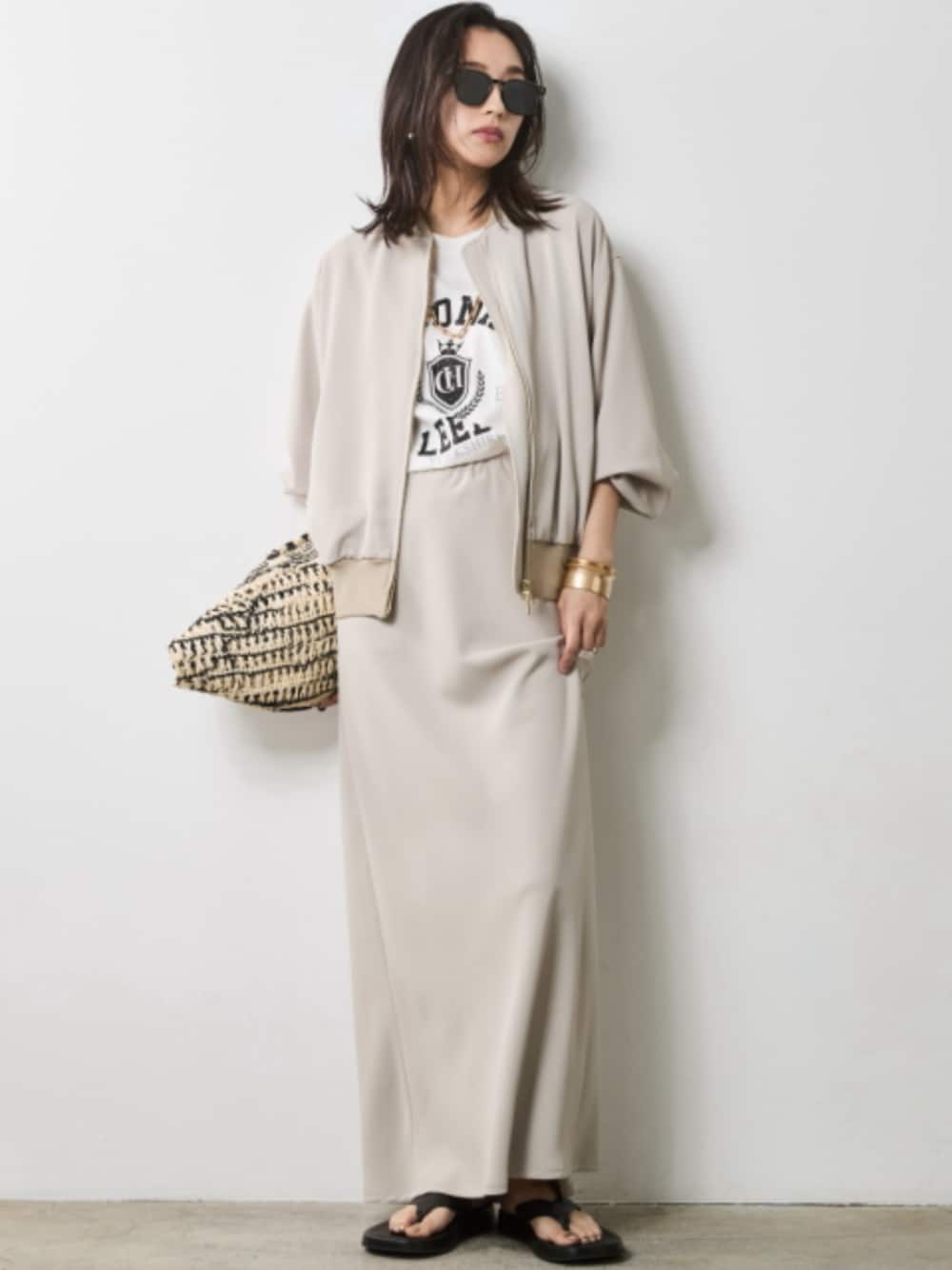 「大きいサイズレディースファッション、モデル、レギュラー、春コーデ、夏コーデ、きれいめカジュアル、CHIC STYLE、T-shirt、Beige、Set Up、Pale color」｜「CHIC STYLEのソフトブルゾン＜大きいサイズ有＞シックスタイル（ブルゾン、ベージュ系）」を使った、nissen Smile Modelsさん（レディース・163cm）の春コーディネートの1枚目の写真