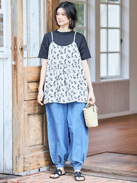 「nissen（ニッセン）の＜大きいサイズ＞かぎ針ネック綿混半袖ソフトカットソープルオーバー（T Shirts、ブラック系）」を使った、nissen Smile Modelsさん（レディース・160cm）の夏コーディネート