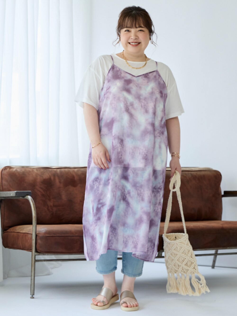 「大きいサイズレディースファッション、モデル、ぽっちゃり、夏コーデ、Smile Land、Re:Ripi.365、150cm台コーデ」｜「nissenの大きいサイズ タイダイ柄ジョーゼットレイヤードキャミワンピ（ワンピース、パープル系）」を使った、nissen Smile Modelsさん（レディース・158cm）の夏コーディネートの1枚目の写真
