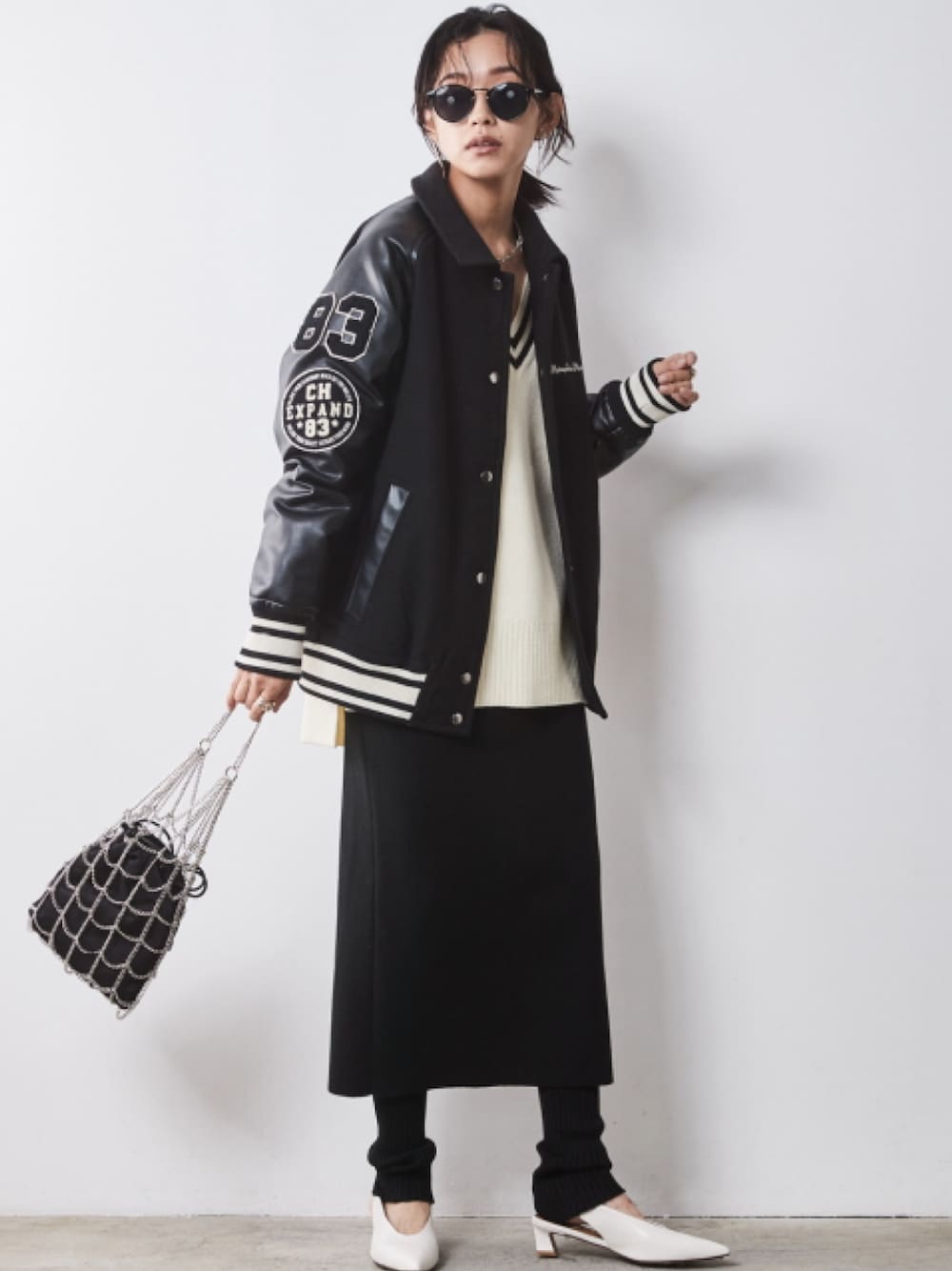 「大きいサイズレディースファッション、モデル、レギュラー、CHIC STYLE、秋コーデ、きれいめカジュアル、Layered、Outer、Skirt」｜「CHIC STYLEのレギンス付ニットタイトスカート シックスタイル（大きいサイズ対応）（スカート、ブラック系）」を使った、nissen Smile Modelsさん（レディース・163cm）の秋コーディネートの1枚目の写真