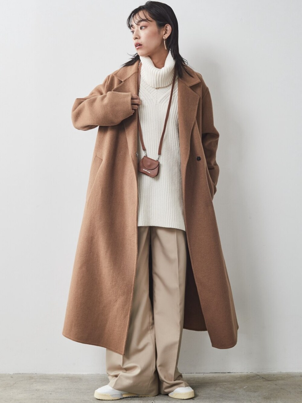「大きいサイズレディースファッション、モデル、レギュラー、CHIC STYLE」｜「CHIC STYLEの大きいサイズ T/Rワイドパンツ シックスタイル（スラックス、ベージュ系）」を使った、nissen Smile Modelsさん（レディース・163cm）の秋コーディネートの1枚目の写真