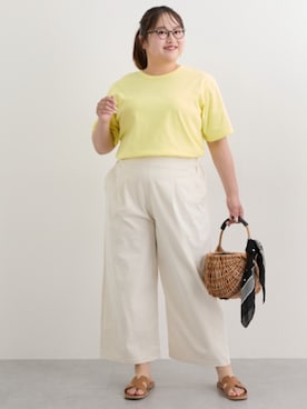 「nissen（ニッセン）の綿１００％汗染みしにくいクルーネック５分袖Ｔシャツ＜大きいサイズ有＞（Tシャツ/カットソー、イエロー系）」を使った、nissen Smile Modelsさん（レディース・158cm）の夏コーディネート