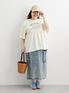 「nissen（ニッセン）のmoz(モズ)シャーリングTシャツ＜大きいサイズ有＞（Tシャツ/カットソー、ベージュ系）」を使った、nissen Smile Modelsさん（レディース・158cm）の春コーディネート