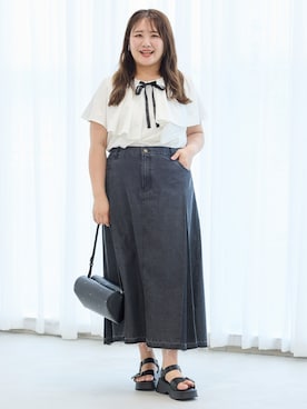 「nissen（ニッセン）の大きいサイズ<こまちさんコラボ！＞2トーンコントラスト切替デニムスカート（Skirts、ブラック系）」を使った、nissen Smile Modelsさん（レディース・160cm）の夏コーディネート