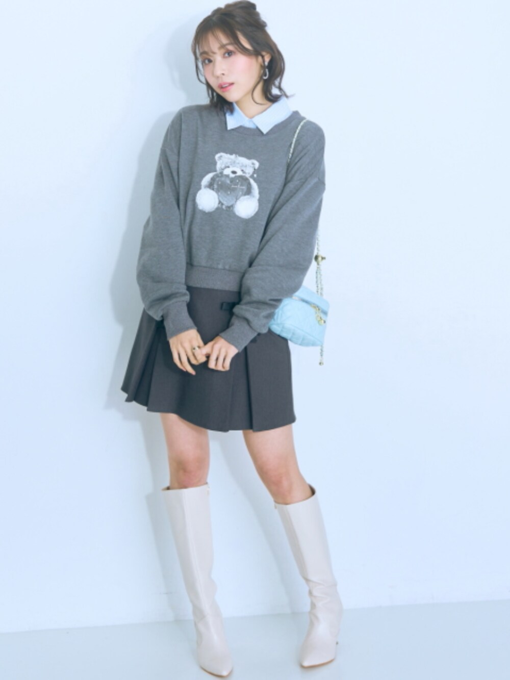 「大きいサイズレディースファッション、モデル、レギュラー、春コーデ、marun、かわいい」｜「marunの大きいサイズ リボンデザインスカート marun（スカート、グレー系）」を使った、nissen Smile Modelsさん（レディース・167cm）の冬コーディネートの1枚目の写真