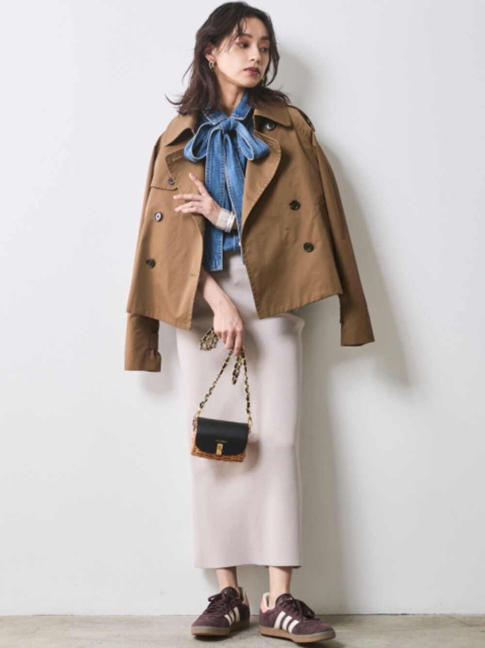 「大きいサイズレディースファッション、モデル、レギュラー、CHIC STYLE、春コーデ、きれいめカジュアル、Coat、Denim Shirt、Skirt」｜「CHIC STYLEの大きいサイズ ニットロングタイトスカート シックスタイル（スカート、ベージュ系）」を使った、nissen Smile Modelsさん（レディース・163cm）の冬コーディネートの1枚目の写真