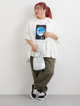 「nissen（ニッセン）の大きいサイズ デザインカーゴパンツ（ゆったりヒップ）（パンツ、グリーン系）」を使った、nissen Smile Modelsさん（レディース・158cm）の夏コーディネート