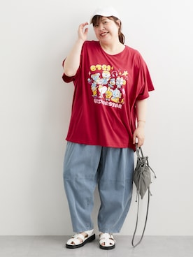 「nissen（ニッセン）のピグメント染ボリュームコクーンデニムパンツ＜大きいサイズ有＞（パンツ、ブルー系）」を使った、nissen Smile Modelsさん（レディース・158cm）の春コーディネート