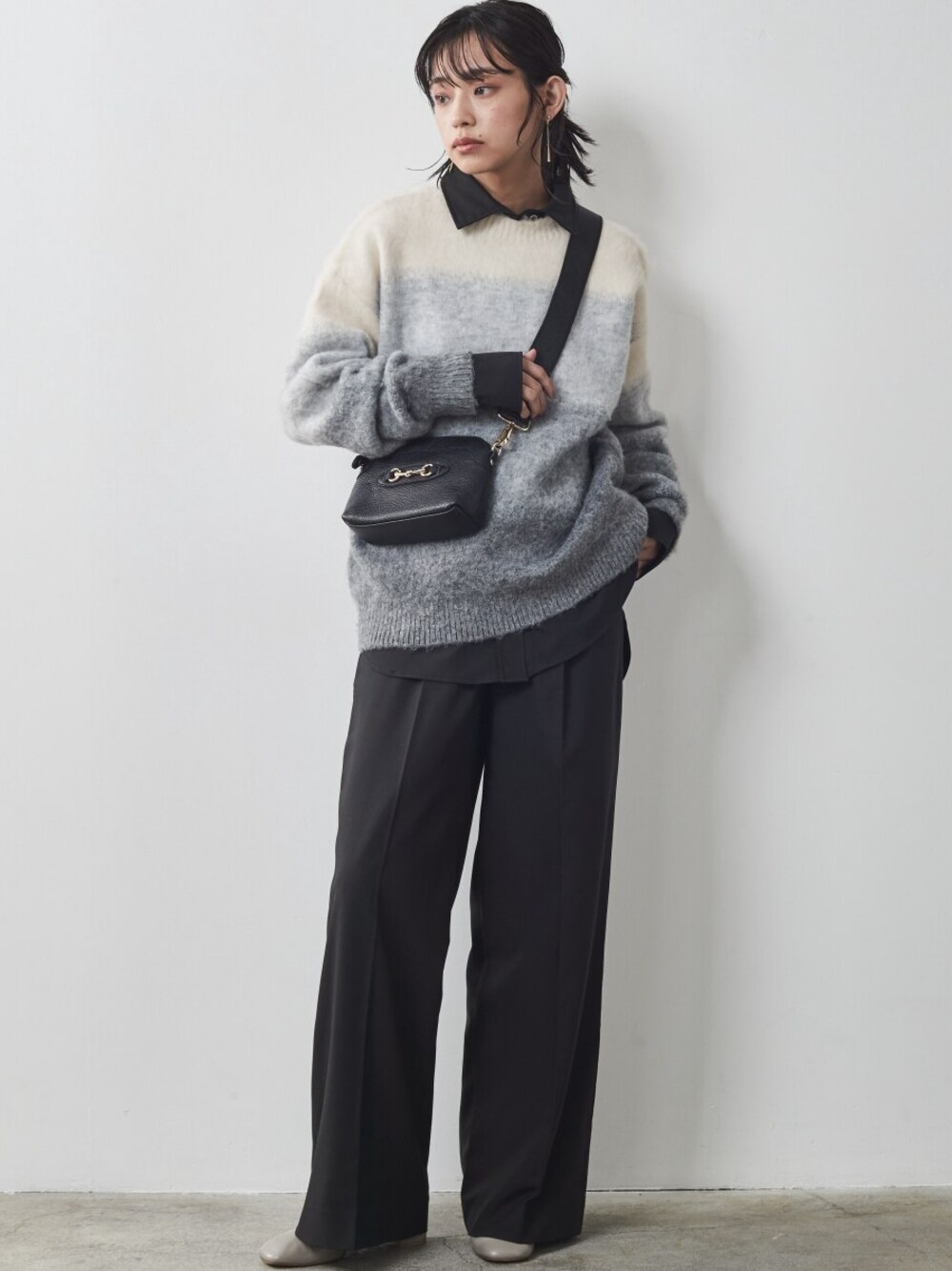「大きいサイズレディースファッション、モデル、レギュラー、CHIC STYLE」｜「CHIC STYLEの大きいサイズ T/Rシャツチュニック シックスタイル（シャツ/ブラウス、ベージュ系）」を使った、nissen Smile Modelsさん（レディース・163cm）の秋コーディネートの1枚目の写真