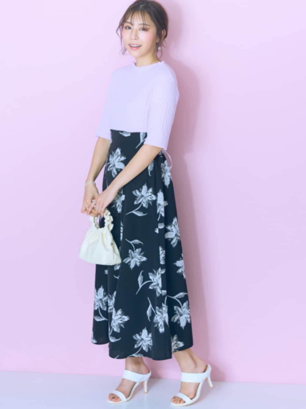 「大きいサイズレディースファッション、モデル、レギュラー、夏コーデ、marun、かわいい」｜「marunの＜大きいサイズ＞五分袖ドッキング花柄ワンピース marun（ワンピース、パープル系）」を使った、nissen Smile Modelsさん（レディース・167cm）の春コーディネートの1枚目の写真