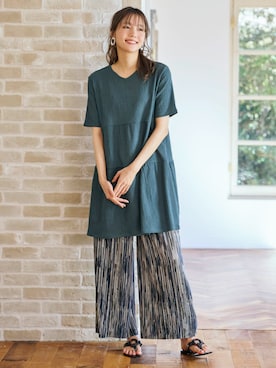 「nissen（ニッセン）の大きいサイズ　涼しいサラサラカットソー楊柳ゆるシルエット５分袖チュニック（Tunic、ブラウン系）」を使った、nissen Smile Modelsさん（レディース・160cm）の夏コーディネート