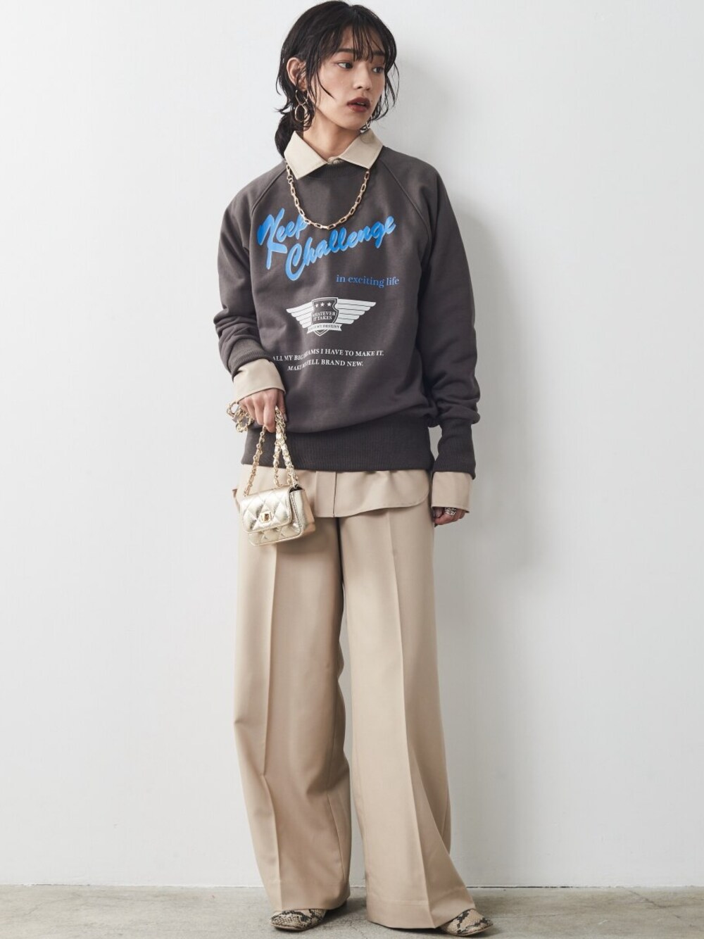 「大きいサイズレディースファッション、モデル、レギュラー、CHIC STYLE」｜「CHIC STYLEの大きいサイズ T/Rシャツチュニック シックスタイル（シャツ/ブラウス、ベージュ系）」を使った、nissen Smile Modelsさん（レディース・163cm）の秋コーディネートの1枚目の写真