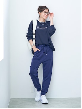 「レギュラー」｜「アイテム（スウェットパンツ）」を使った、nissen Smile Modelsさん（レディース・168cm）の秋コーディネート