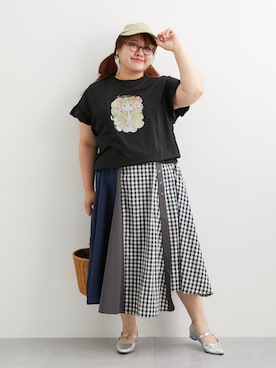「nissen（ニッセン）の＜大きいサイズ＞切替アシンメトリースカート（スカート、ブルー系）」を使った、nissen Smile Modelsさん（レディース・158cm）の春コーディネート