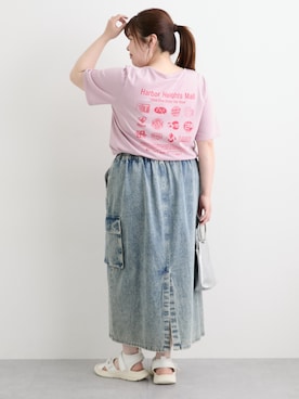 「nissen（ニッセン）の＜大きいサイズ＞ ペンシルラインカーゴデニムスカート（ゆったりヒップ）（スカート、ブルー系）」を使った、nissen Smile Modelsさん（レディース・158cm）の夏コーディネート