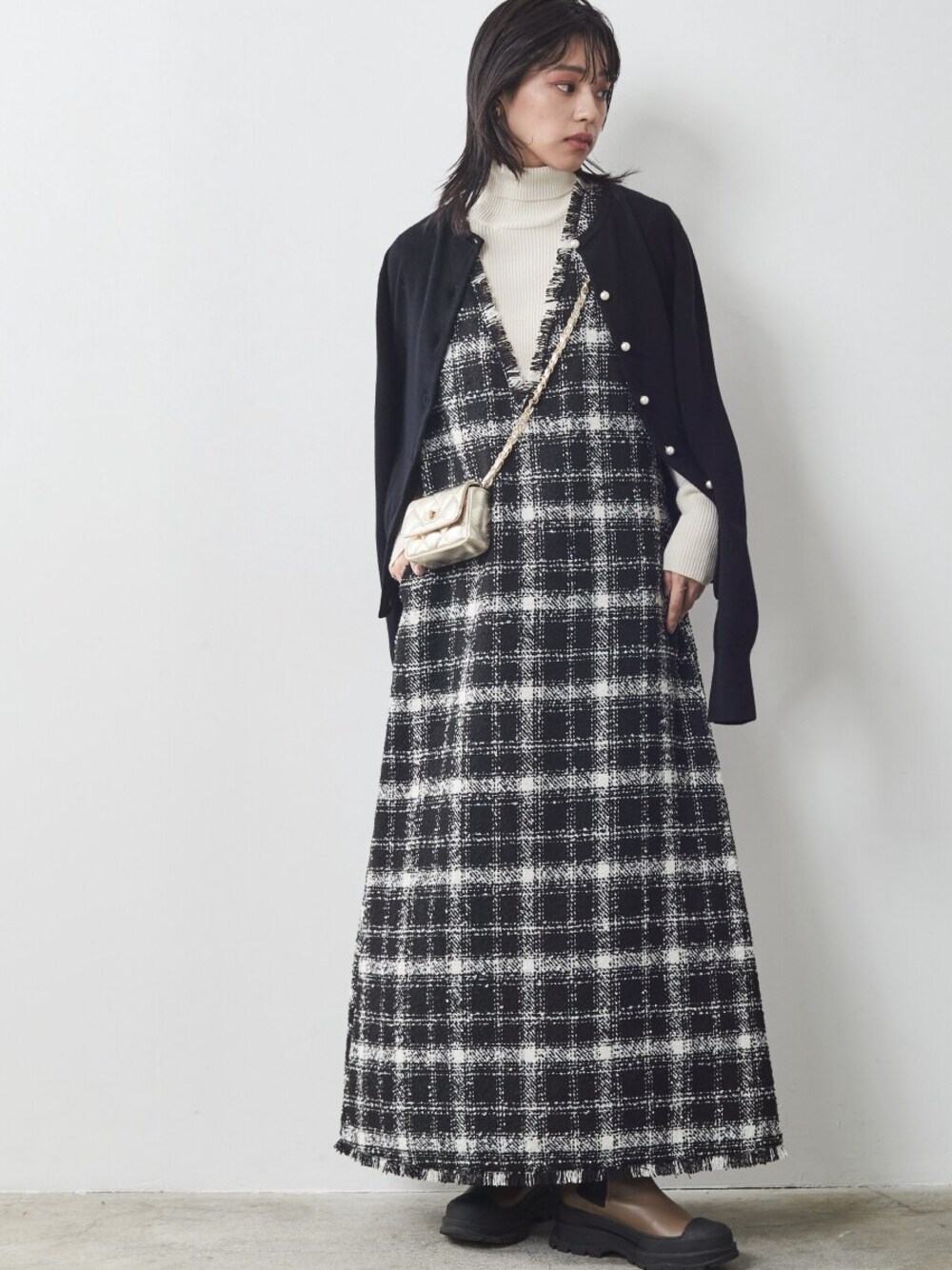 「大きいサイズレディースファッション、モデル、レギュラー、CHIC STYLE」｜「CHIC STYLEの大きいサイズロングスリーブタートルニットプルオーバーシックスタイル（ニット/セーター、ホワイト系）」を使った、nissen Smile Modelsさん（レディース・163cm）の秋コーディネートの1枚目の写真