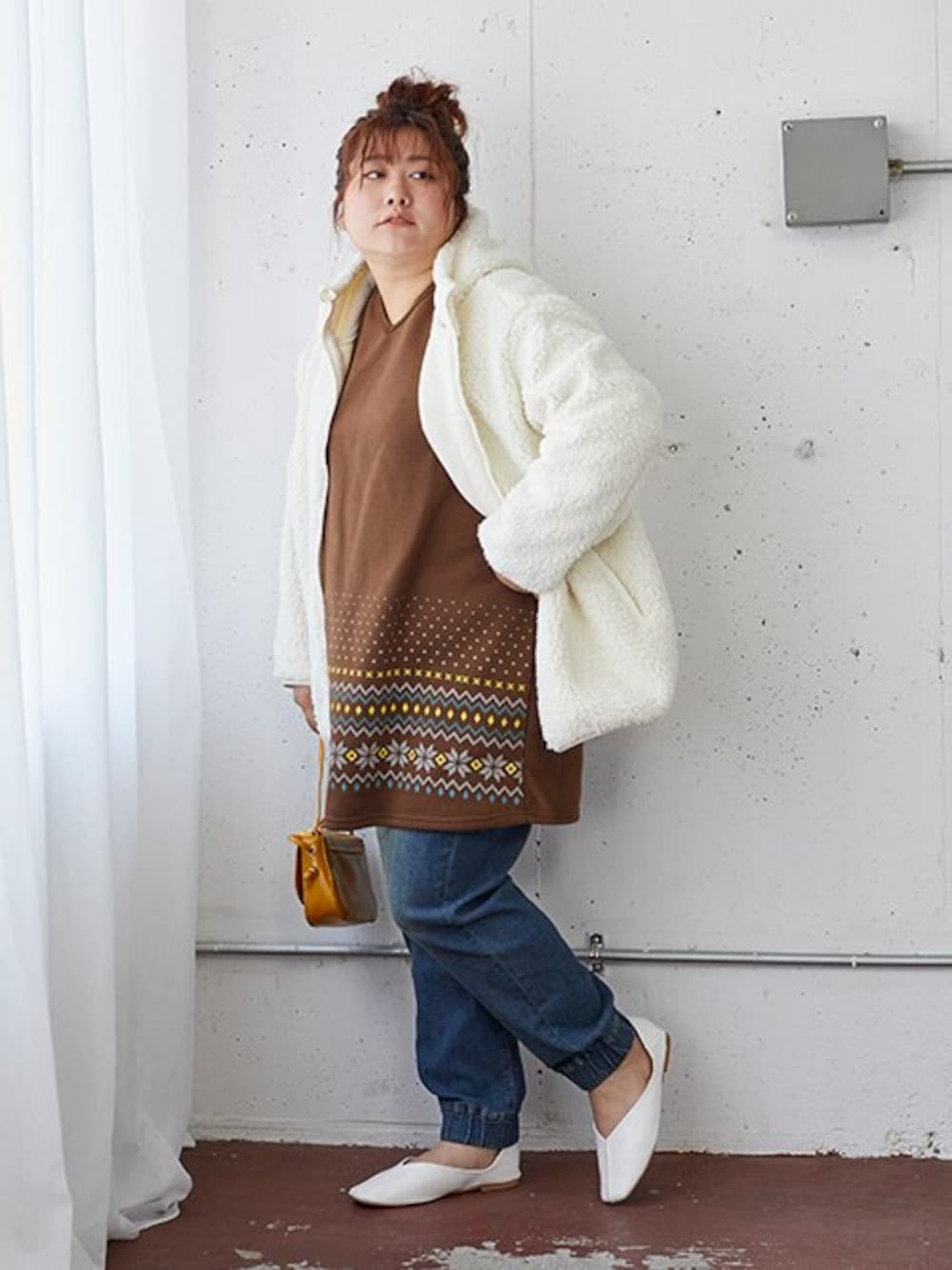 「大きいサイズレディースファッション、モデル、ぽっちゃり、150cm台コーデ」｜「nissenの大きいサイズ裏起毛プリントチュニック（チュニック、ベージュ系）」を使った、nissen Smile Modelsさん（レディース・155cm）の秋コーディネートの1枚目の写真