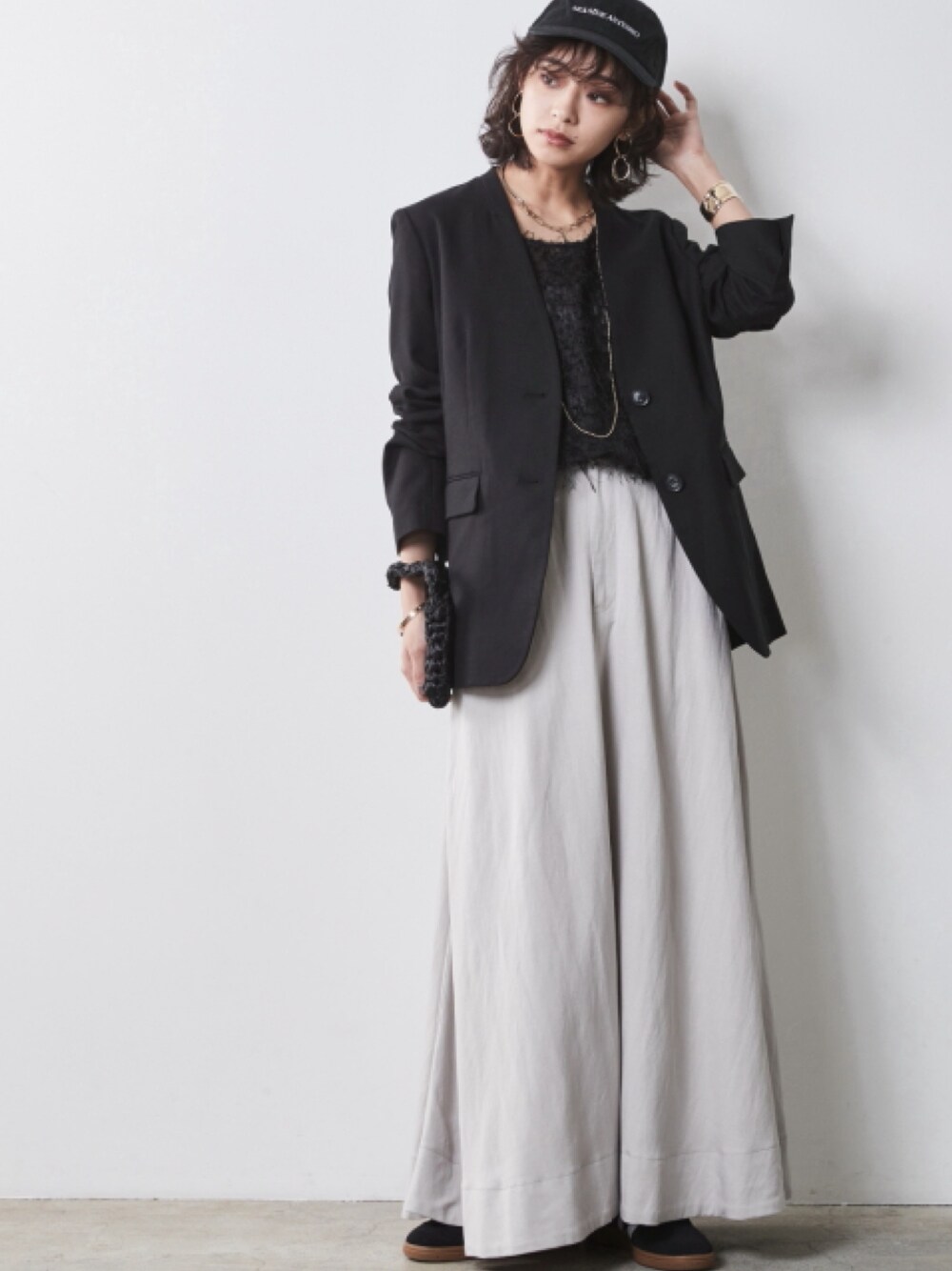「大きいサイズレディースファッション、モデル、レギュラー、CHIC STYLE、春コーデ、キレイめ、きれいめカジュアル」｜「CHIC STYLEの大きいサイズ フリンジジャガードノースリーブトップス　シックスタイル（キャミソール、ブラック系）」を使った、nissen Smile Modelsさん（レディース・163cm）の春コーディネートの1枚目の写真