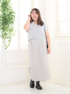 「アイテム（ベスト、シルバー系）」を使った、nissen Smile Modelsさん（レディース・170cm）の秋コーディネート