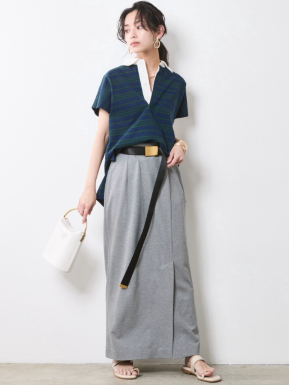 「大きいサイズレディースファッション、モデル、レギュラー、夏コーデ、きれいめカジュアル、CHIC STYLE、Maxi Skirt、Skirt」｜「CHIC STYLEの大きいサイズ テープベルト シックスタイル（ベルト、ブラック系）」を使った、nissen Smile Modelsさん（レディース・163cm）の春コーディネートの1枚目の写真