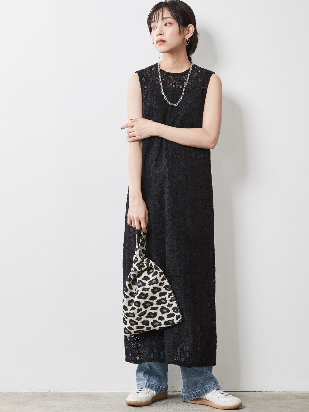 「大きいサイズレディースファッション、モデル、レギュラー、CHIC STYLE」｜「CHIC STYLEの大きいサイズ綿100％センタープレスワイドデニムパンツシックスタイル（デニムパンツ、ブルー系）」を使った、nissen Smile Modelsさん（レディース・163cm）の秋コーディネートの1枚目の写真