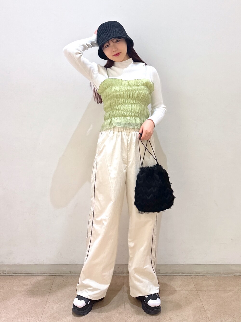 SeaRoomlynn Cottonシャーリングギャザービスチェ searoomlynn Cottonシャーリングギャザービスチェ - メルカリ