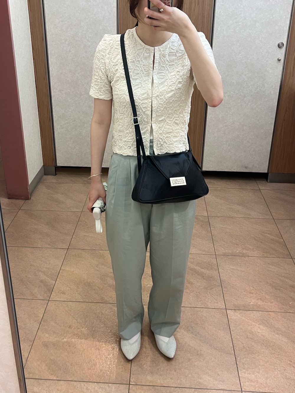 「Steven Alanの＜Steven Alan＞シュリンクジャージー ハーフスリーブ カーディガン（カーディガン/ボレロ、ホワイト系）」を使った、🌷さん（レディース・160cm）の夏コーディネートの1枚目の写真