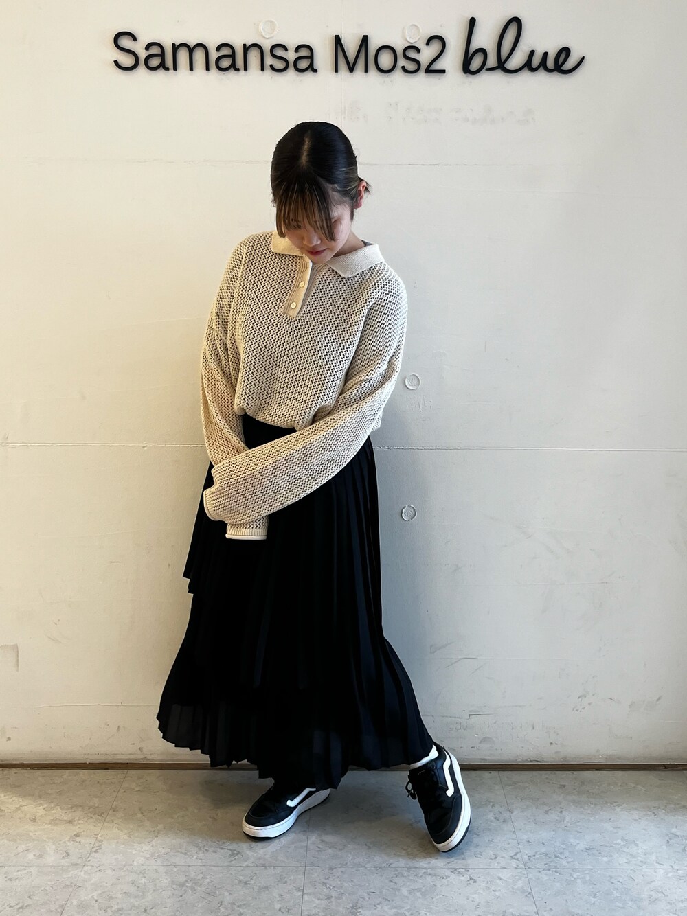 「春服コーデ、春服、低身長コーデ、ehka sopo」｜「ehka sopoのティアードプリーツスカート（スカート、ブラック系）」を使った、miiさん（レディース・152cm）の春コーディネートの1枚目の写真
