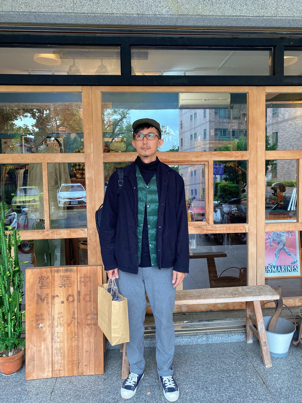 「ootd、休日スタイル」｜「無印良品のアイテム（ダッフルコート、ブラック系）」を使った、ウェインさん（メンズ・174cm）の冬コーディネートの1枚目の写真