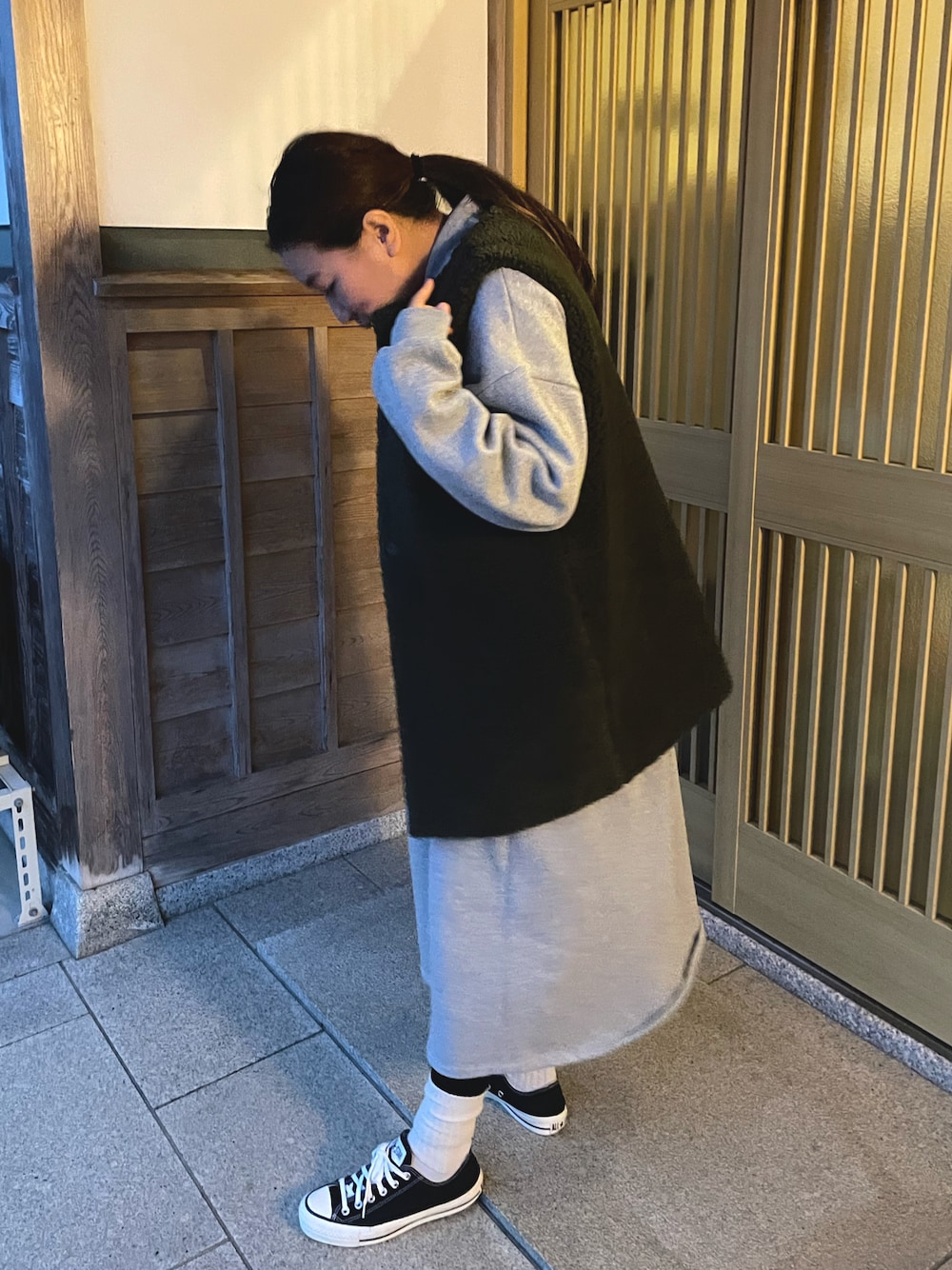 「カジュアル」｜「CANAL JEANのvia j(ヴィアジェイ) 裏起毛ハーフZIPワンピース（ワンピース、グレー系）」を使った、smzyk18さん（レディース・156cm）の冬コーディネートの1枚目の写真