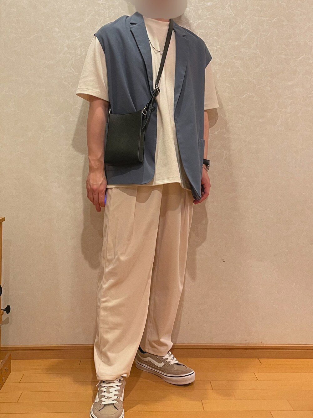 「休日スタイル、おしゃれさんと繋がりたい、インキャ、秋コーデ、スニーカー、シンプル、カジュアルコーデ、大人カジュアル、夏コーデ、低身長コーデ、VANS、RAGEBLUE、きれいめカジュアル、淡色コーデ」｜「HAREのVチェーンネックレス(HARE)（ネックレス、シルバー系）」を使った、TaKeoさん（メンズ・165cm）の秋コーディネートの1枚目の写真
