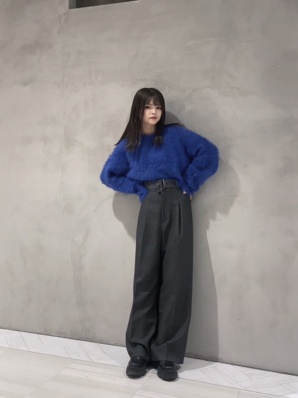 MURUA ムルーア
メタルモチーフフラットパンプス　ブラック 2023.09.15 UP｜ムルーア（MURUA）、juri、23333913｜RUNWAY