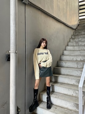 「MURUA（ムルーア）の【SET UP対応】ヴィンテージライクフェイクレザーミニスカート（スカート）」を使った、juriさん（レディース・153cm）の秋コーディネート