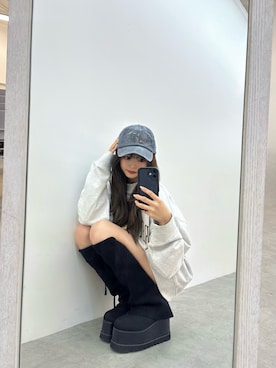 「MURUA（ムルーア）のルージーソックブーツ（ブーツ、ブラック系）」を使った、juriさん（レディース・153cm）の春コーディネート