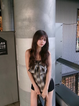 「MURUA（ムルーア）のマルチwayチェックベアブラウス（Tシャツ/カットソー、ブラウン系）」を使った、juriさん（レディース・153cm）の春コーディネート