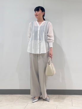「INDIVI（インディヴィ）の【洗える／軽やか】無地＆ストライプ柄 切替タックブラウス（シャツ/ブラウス、ホワイト系）」を使った、hasuさん（レディース・158cm）の夏コーディネート